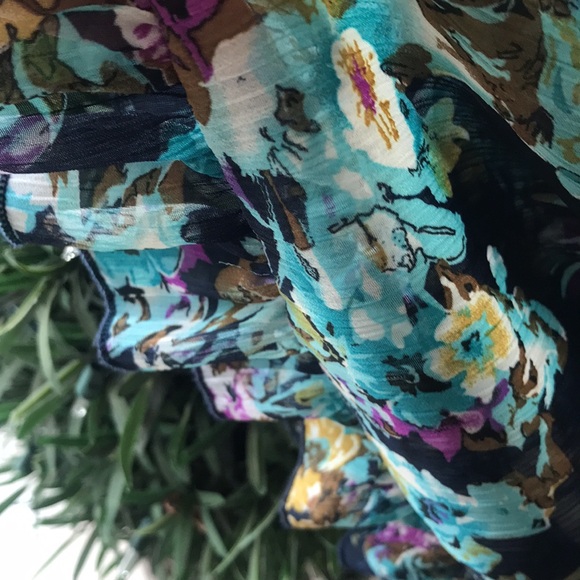 Poetry In Motion Double Ruffled S/S Blouse - Picture 10 of 10